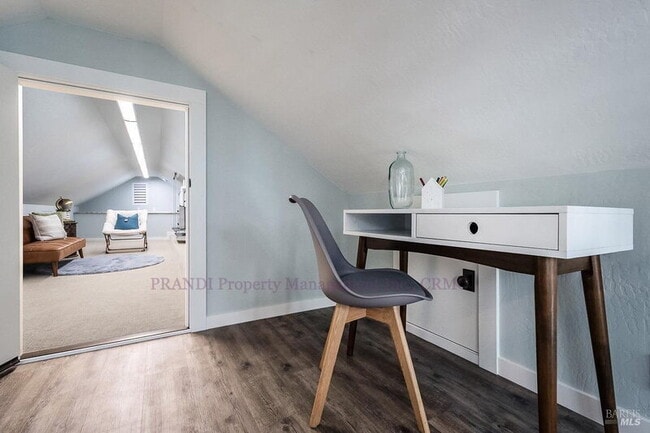 Building Photo - 4 Belle Ave