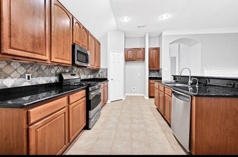 Building Photo - 14610 Southern Magnolia Cir