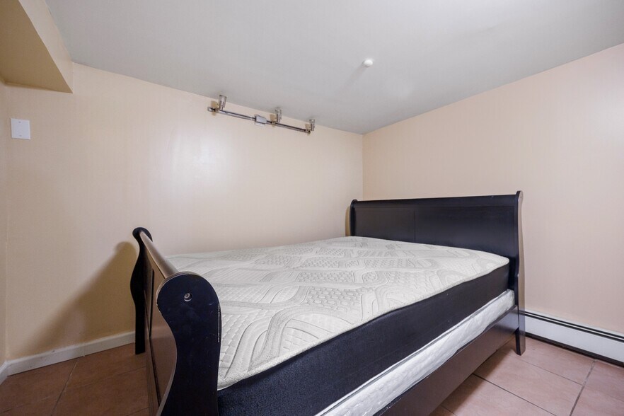 Building Photo - 11325 Francis Lewis Blvd