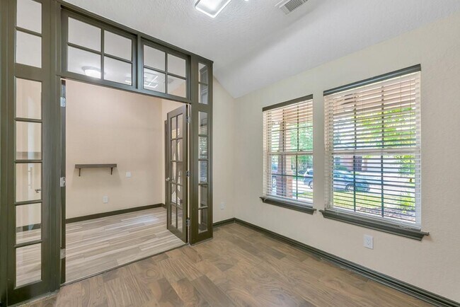 Building Photo - 18 N Star Ridge Cir