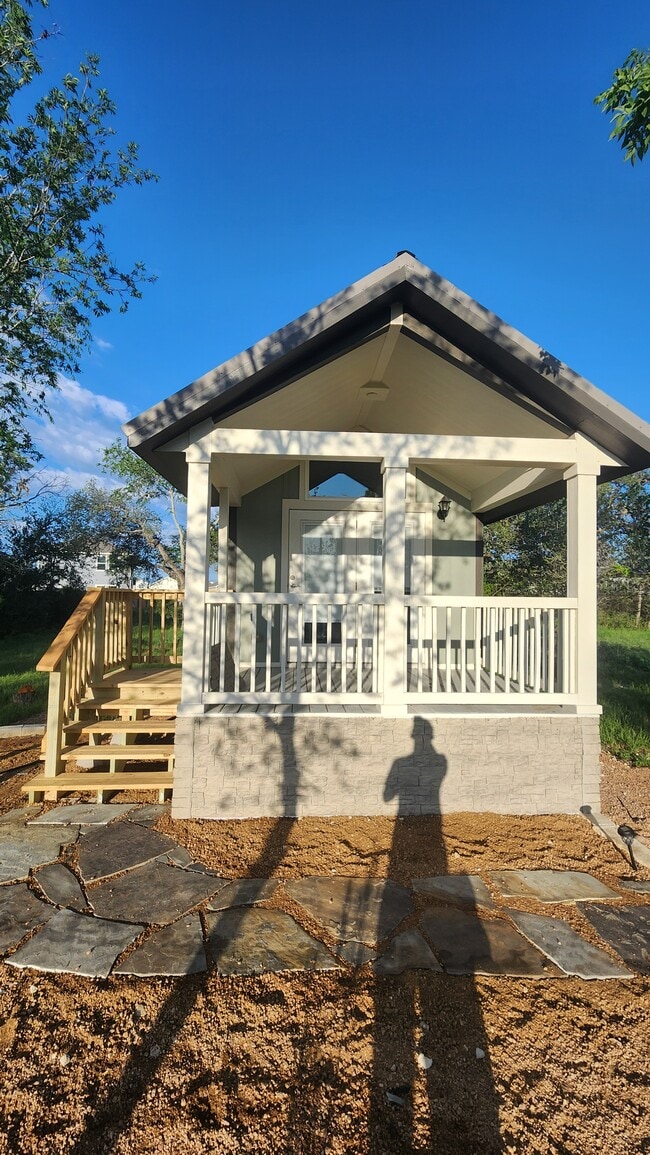 Building Photo - 5677 FM 1516 N