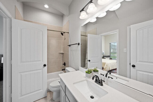 Building Photo - 1074 Waverly Dr