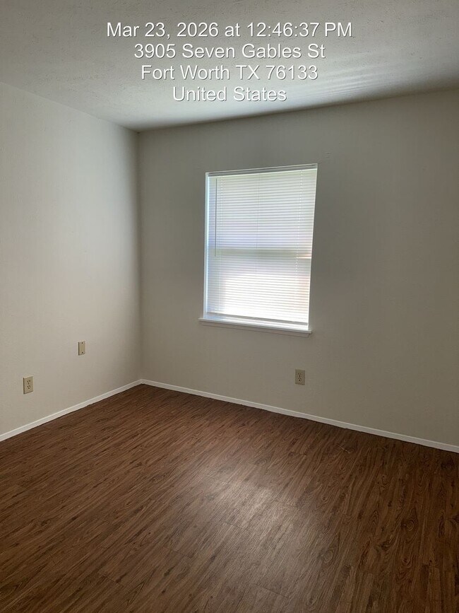 Building Photo - 3905 7 Gables St