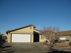 Building Photo - Four-Bedroom Home in Henderson!