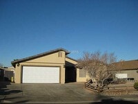 Building Photo - Four-Bedroom Home in Henderson!