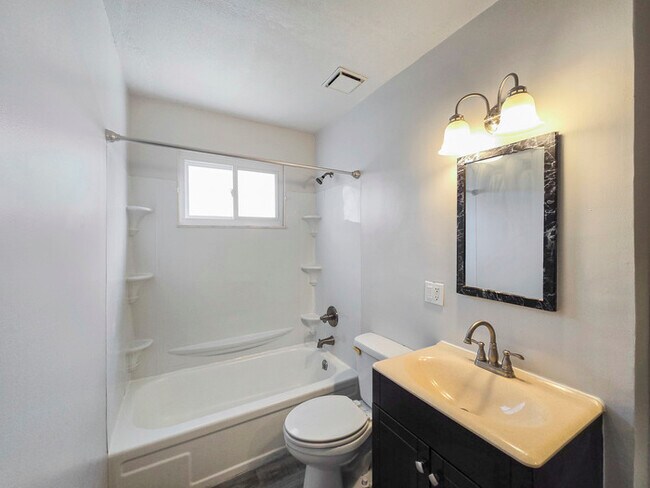 Building Photo - 2905 Dietz St