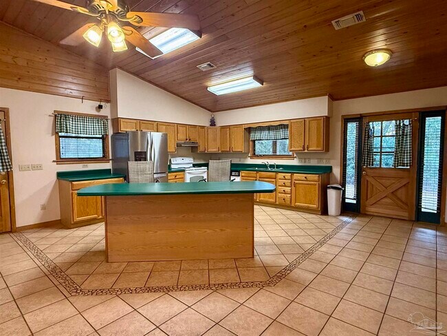 Building Photo - 7769 Lakeside Dr