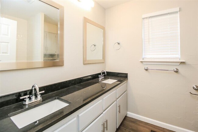 Building Photo - 13341 NW 84th St