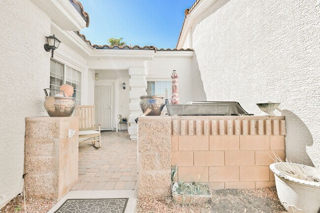 Building Photo - Summerlin - Single Story Townhome -