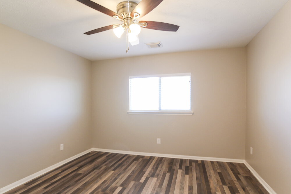 Building Photo - 16315 Rockcreek Ln
