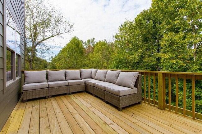 Building Photo - 709 Courtland Ave