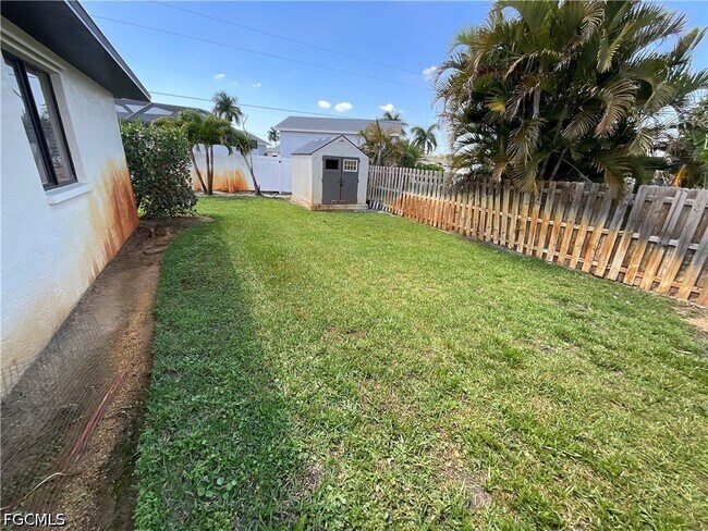 Building Photo - 20620 Pine Tree Ln