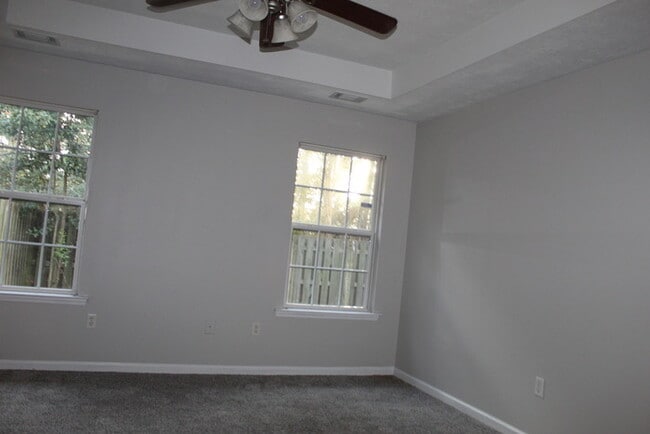 Building Photo - Columbia County Fort Grodon Attached home with Garage