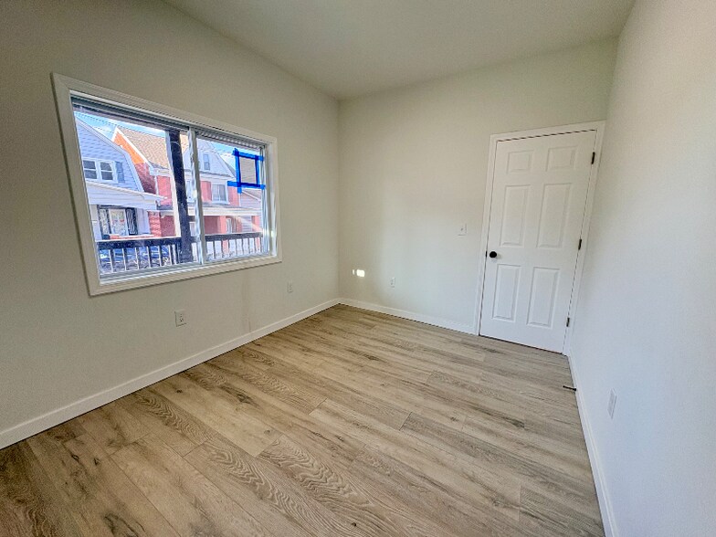 Building Photo - 115 Crawford Ave