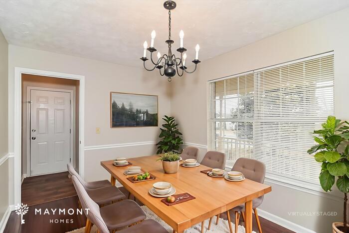 Building Photo - 1136 Lakes Edge Dr