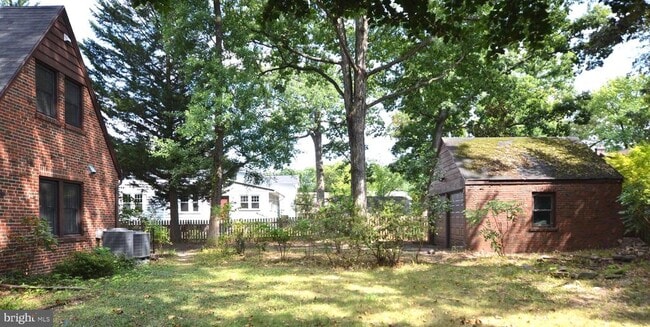 Building Photo - 4409 Beechwood Rd