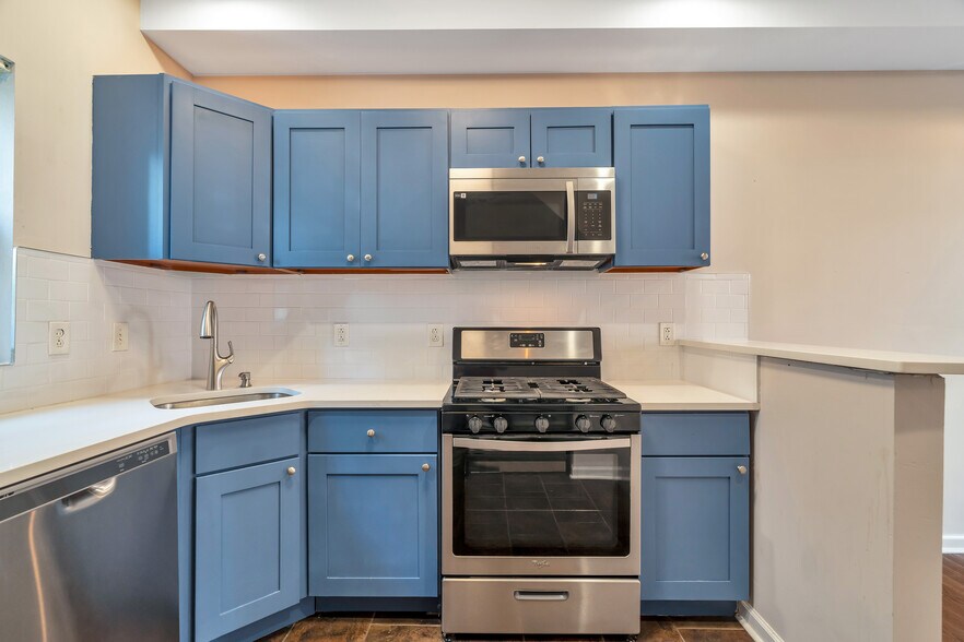Building Photo - 1310 S Opal St