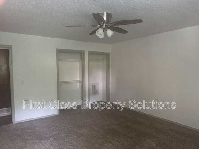 Building Photo - 1404 Mary Lee Ln