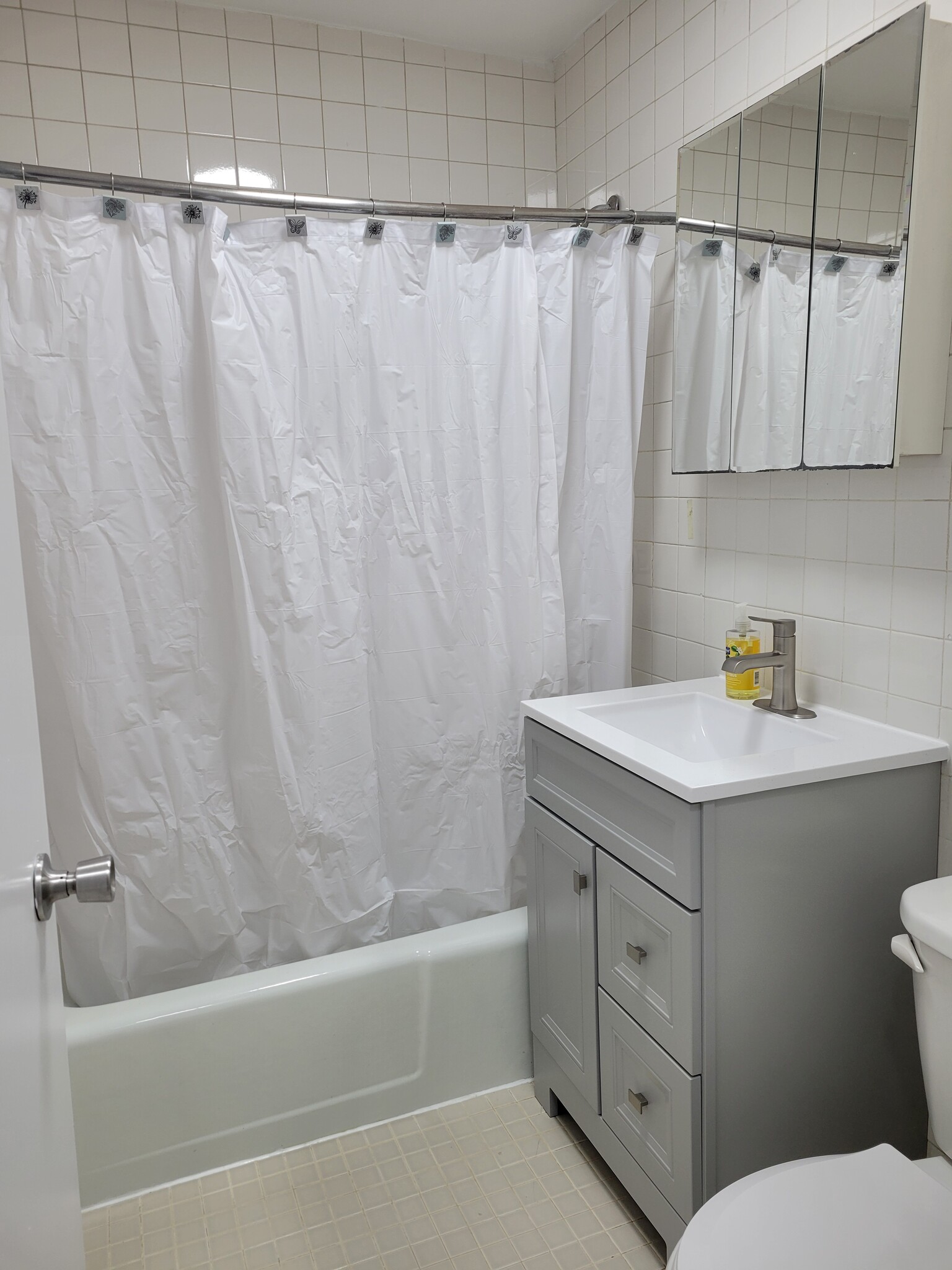 Building Photo - 12 Shrewsbury Green Dr