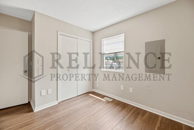 Building Photo - 2928 N Holyoke St