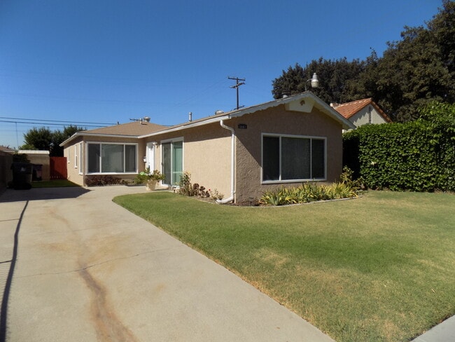 Building Photo - Large 4BD-2BA House in North Long Beach fo...