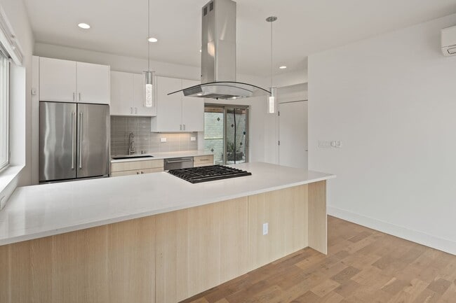 Building Photo - Stunning West Queen Anne Retreat with Iconic Puget Sound Views