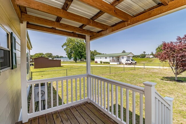 Building Photo - 2 BR, 1 BA W/ FENCED-IN YARD, COVERED FRON...