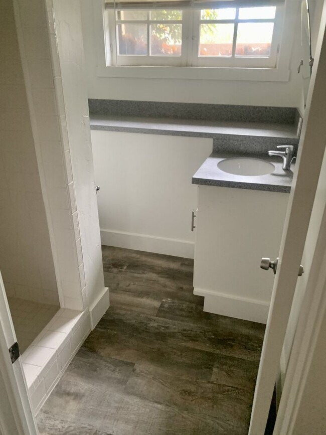 Building Photo - RES_6158LLC_DENSLEY_470