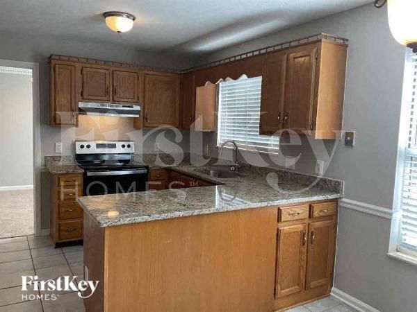Building Photo - 1133 Burlingame Ct