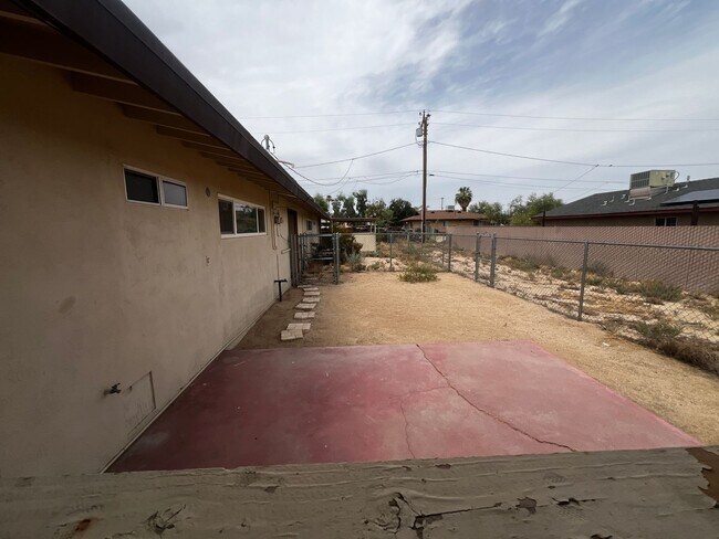 Building Photo - 6370-6370 Tamarisk Ave