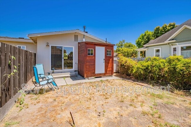 Building Photo - 515 Cayuga St