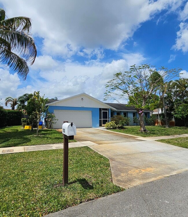 Building Photo - 12157 Sycamore Ln