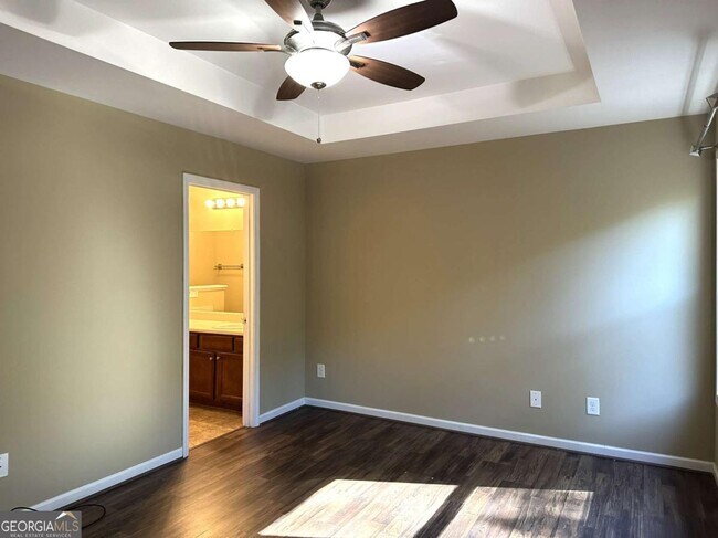 Building Photo - 538 Oakside Pl