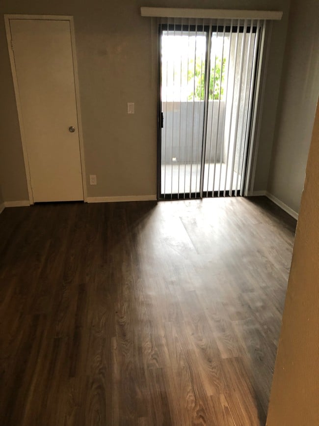 Building Photo - Broadway Apartments
