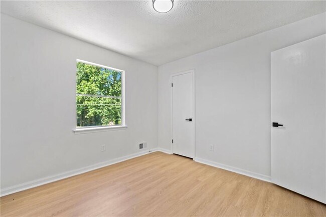 Building Photo - 4050 Daron Ct