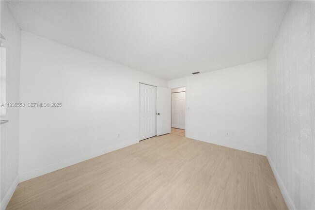 Building Photo - 14065 SW 48th Terrace