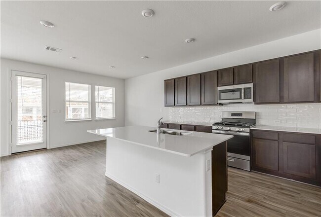 Building Photo - 712 Affazia Ln