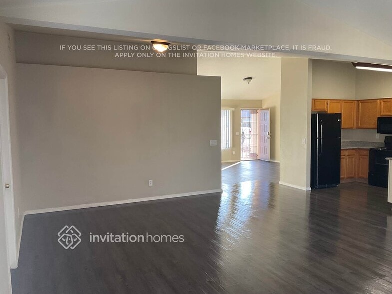 Building Photo - 8632 W Townley Ave