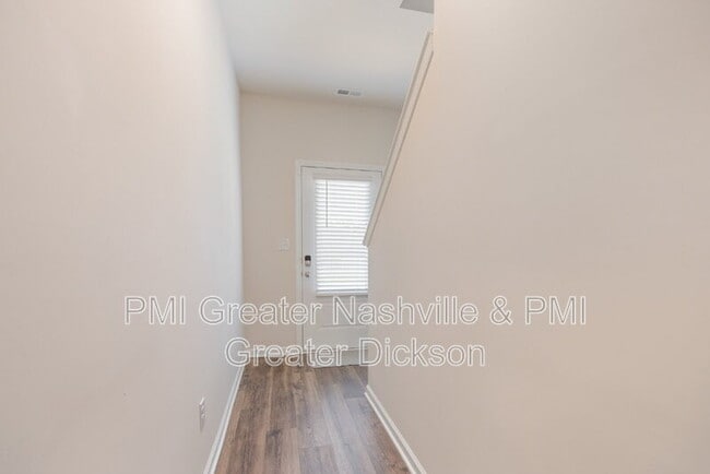 Building Photo - 305 Masters Way
