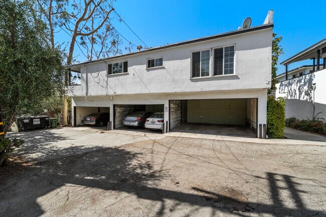 Building Photo - 1320 S Beverly Glen Blvd