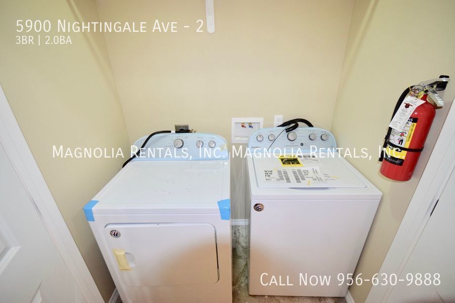 Building Photo - 5900 Nightingale Ave