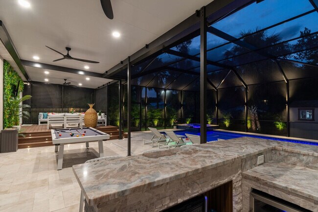 Building Photo - 109 W Hollywood St