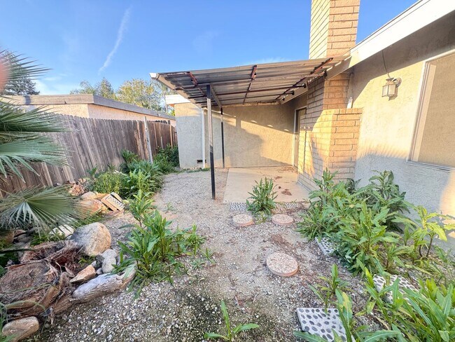 Building Photo - 7900 N Laurelglen Blvd