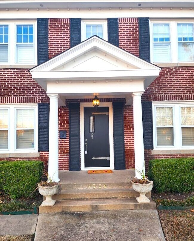 Building Photo - 3 Bed 2.5 Bath Plus ADU in Gatewood Add NW OKC