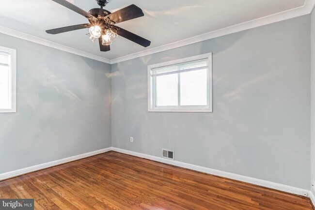 Building Photo - 1316 S Buchanan St