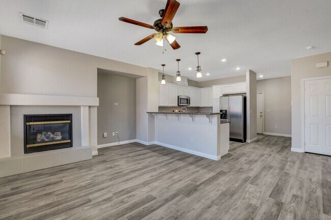 Building Photo - TWO STORY CUL-DE-SAC HOME, 3 BEDROOM 2.5 BATH HOME