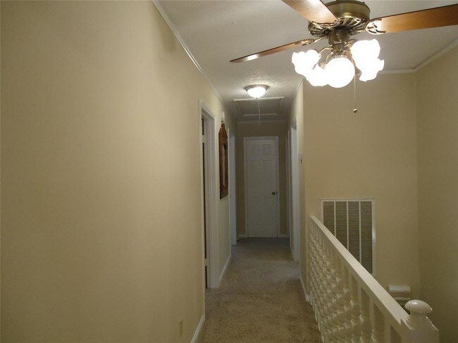 Building Photo - 10519 Brentway Dr