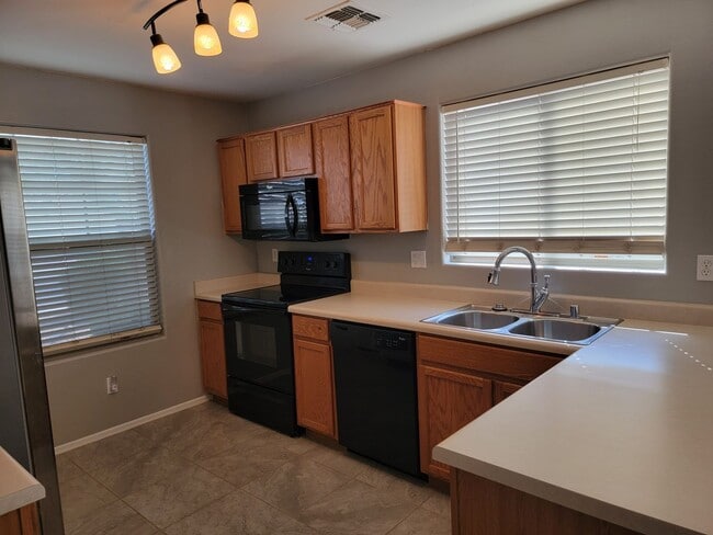 Building Photo - 14862 W Aster Dr