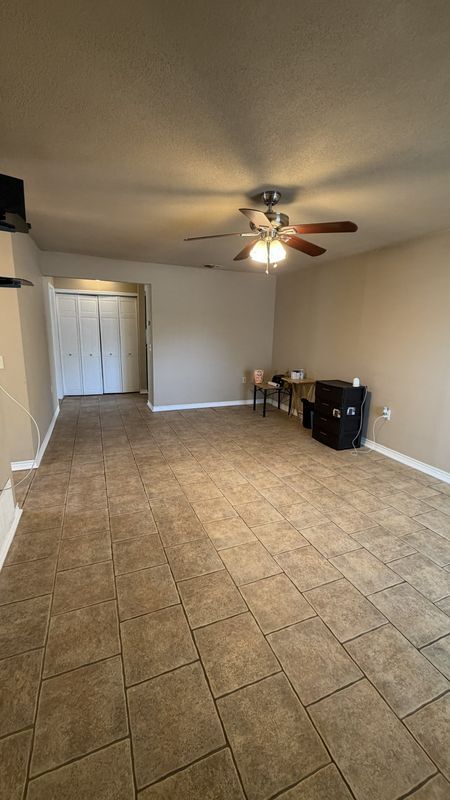 Building Photo - 9227 Spring Dawn St