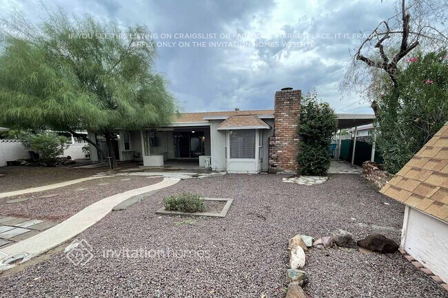 Building Photo - 2133 W Palmaire Ave